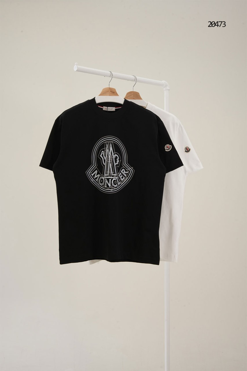 [MONCLER] 몽클레어 시그니처 멀티 아웃라인 엠블럼 로고  반팔 티셔츠