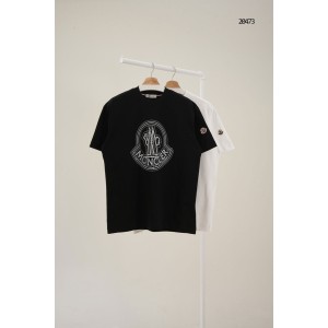 [MONCLER] 몽클레어 시그니처 멀티 아웃라인 엠블럼 로고  반팔 티셔츠