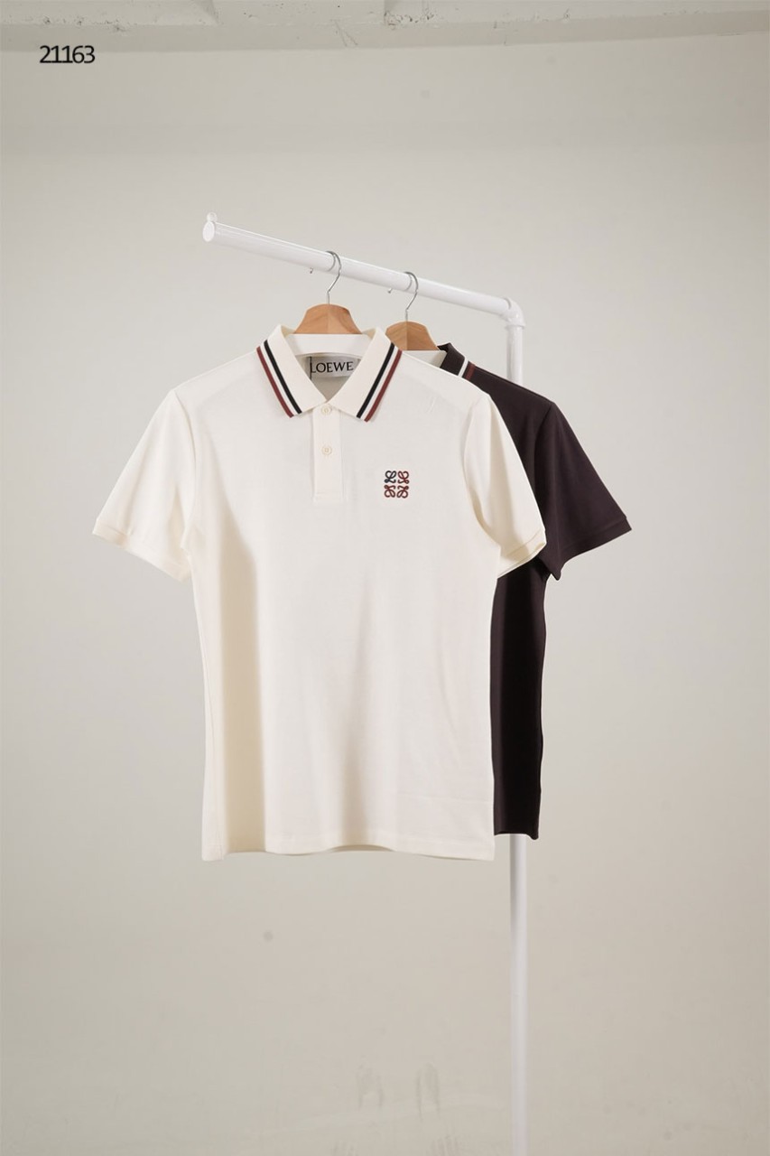 [PRADA] 프라다 그레이 카라 라인 트라이앵글 레더 패치 카라 반팔 티셔츠