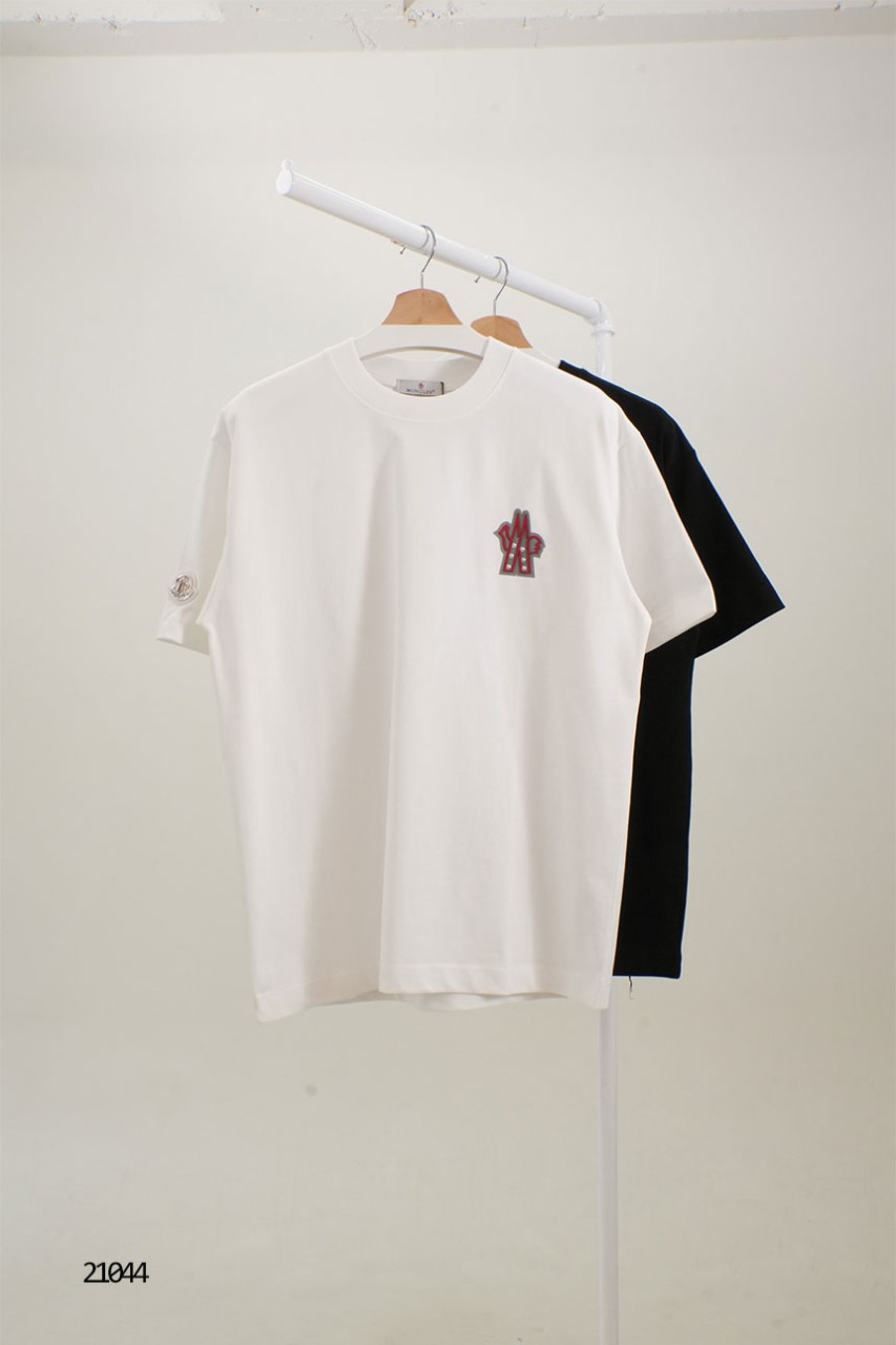 [MONCLER] 몽클레어 백 로고 프린팅 징 포인트 디자인 반팔 티셔츠