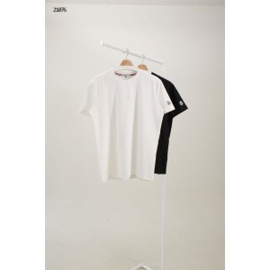 [MONCLER] 몽클레어 엠보 레터링 시그니처 와펜 포인트 반팔 티셔츠