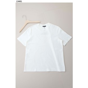 프라다 [PRADA] 가슴 삼각로고 티셔츠 신상입고