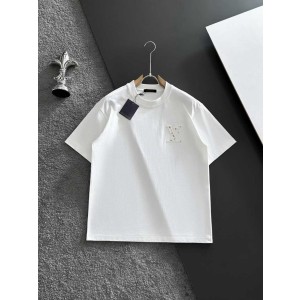 루이비통(Louis Vuitton)의 화이트 컬러 엠보스드 LV 티셔츠